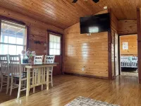 The Overlook Cabin: Breath-taking Views & King Bed