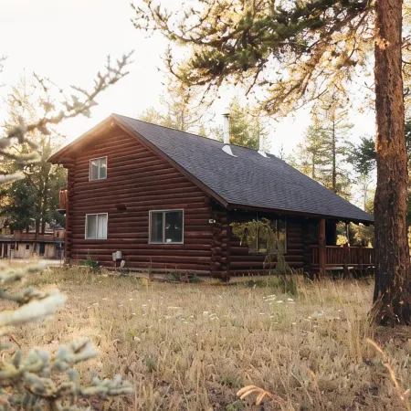 Modern-Cozy LOG CABIN near La Pine state park