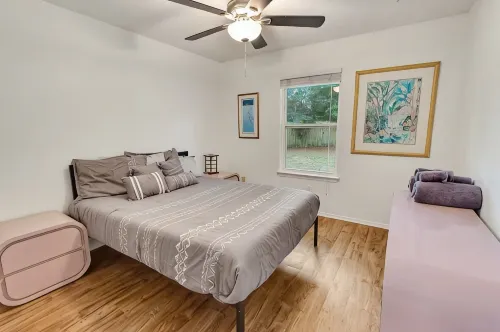 Landing pad - under 2 miles to airport, 2 br, Free parking, WiFi - Apartments