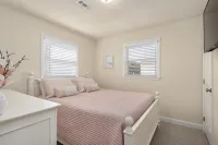 Charming 3-bedroom cottage in gorgeous Nags Head with WiFi, AC