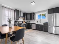 Spacious 3BDs - Close to Wineries, Brock & Falls! Hotels in Thorold