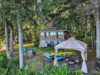 Spacious 5-bedroom lakefront home on pristine Lower Narrows Pond in Winthrop - 4성급