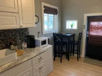 Quiet Petite Garden Retreat - Wifi