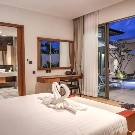 Shambhala Grand Villa by Cozy Lake