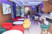 Keneuro hotel & suites - bar