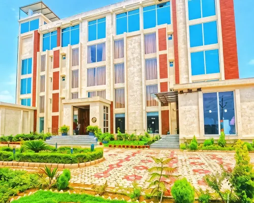 7 Hills Hotel & Resort Hotels in Nalanda
