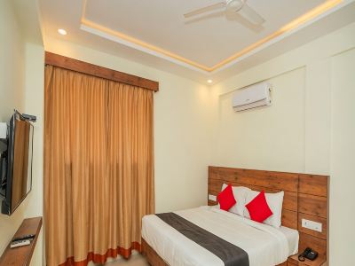 Hotel Savi International