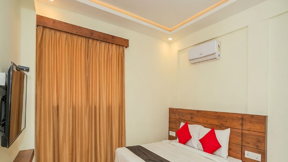 Hotel Savi International