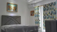 Royal Guest House Tasikmalaya - Homestays