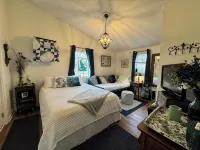 Unique Country Farmhouse with Beautiful Courtyard - Wifi