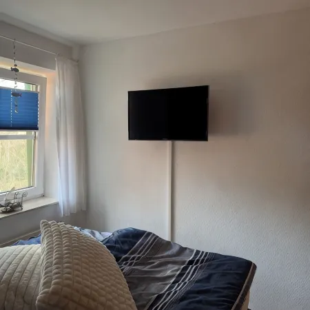 Small cozy vacation apartment! 10 minutes from the beach and center.