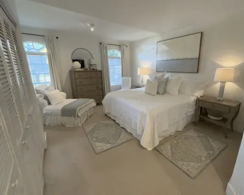 Island Paradise! Beautiful Elegant Tropical Home with Private Heated Pool! 比斯坎灣住宿飯店