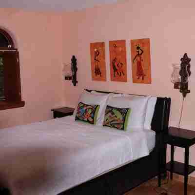 Paradise Found!  Beautiful Private Villa On The Sea in the Village of Placencia! Rooms