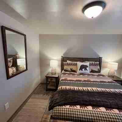 Lake George Getaway with SAUNA! Rooms