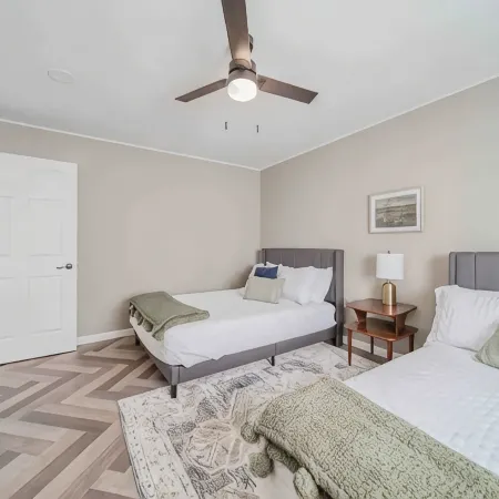 Vineyard Ridge Farmhouse • 3Br • 2BA • Vineyard View • Fire Pit •