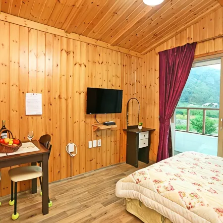 Cheongdo Mountains Bed and Breakfast