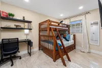 Waterfront, 7s Hot Tub, 5 Min to Sawgrass Mall - Biggest Outlet Mall in US