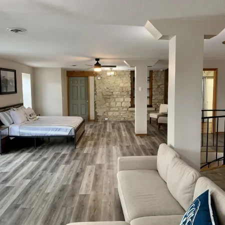 Riverview Villa - Hot Tub - Beach - River Views