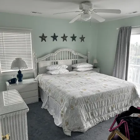 Emerald Isle "The Point Rental 3 bedroom 2 bath. Ocean view.
