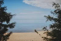 Little Blue Cottage - wooded getaway, near beaches and towns - 4-Star