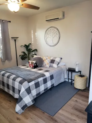 Casita MenifeeCozy and private 1 bedroom Casita, couple or solo traveler