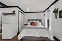 可愛小木屋彭薩科拉市中心核心區兩個街區鄉村民宿 - 鄉村度假屋