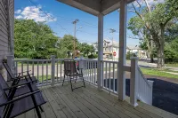 Charming 3-Br House in lovely Buffalo with AC, WiFi & Free Parking - Bungalow