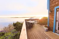Romantic Waterfront/Fire Pit/Hot Tub/Mins. to Beaches & Restaurants/Pet Friendly - 4つ星