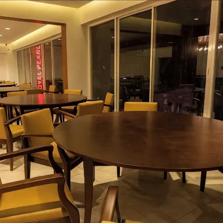 Royal Pearl Suites