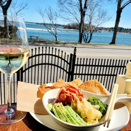 The Glen Cove Hotel & Restaurant