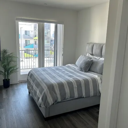 Spacious & Modern 1BedRM in Noho