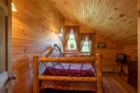 Cozy Adirondack Ski Cabin