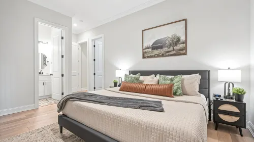 Historic District Gem - 2BR/2BA, Walk to Forsyth Park - Upper Level - Condos