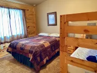 Creekside Cabin With Mountain Views - 4-Star
