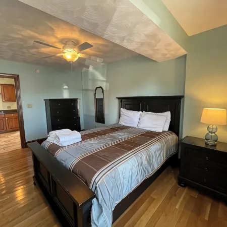 Ocean View Crashing Waves Stunning Second Floor Kitchen/Living Room 8 Bed 4 Bath