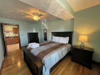 Ocean View Crashing Waves Stunning Second Floor Kitchen/Living Room 8 Bed 4 Bath - Boutique