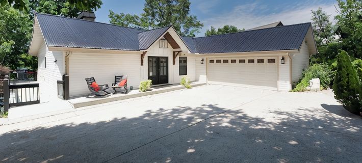 Quiet Lakefront. Huge 5/3. Deep Water. Pontoon Boat Available. Hotels in Union County