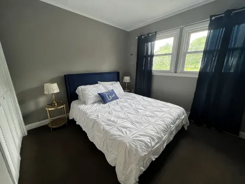 Cozy Court Street #3 Steps from Everything! - 3-Star