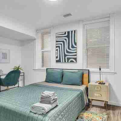 The Smith Victorian 2BR Brownstone Apartment Rooms