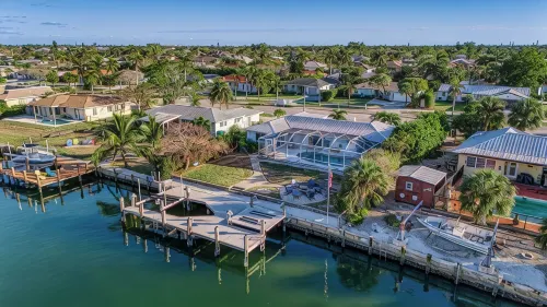 Tropical oasis on the water. Heated pool w. lots of family amenities & games - 4-Star