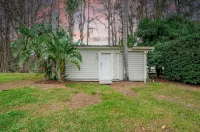 Lakefront Studio - Cozy - Stunning Views - WiFi