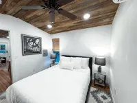 Little Black Cabin in the Oaks - Alppimaja
