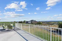 Willow - 5 Bedroom 5 Bathroom-Private Hilltop Home - 4-Star