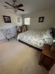 Coastal Blue. 2 minutes to Gulf of Mexico. Private backyard for BBQ/entertaining - WiFi