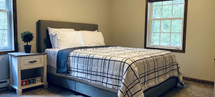 Relaxing 3 Bedroom Home in Lake Community Hotels in Penn Forest Township