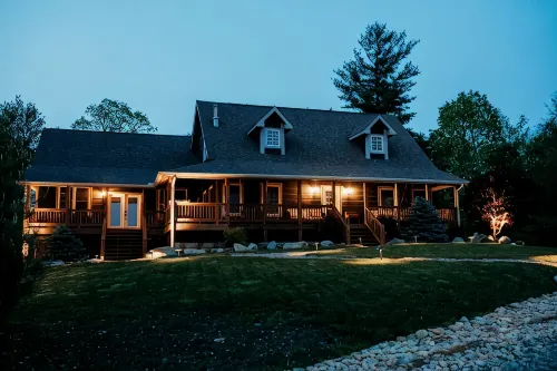 Unwind in Nature's Solitude: Discover our mountain farmhouse getaway - 4 étoiles