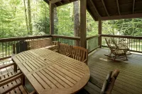 Luxury Waterfall Lodge & Guest House with Firepit, Hiking Trails, WiFi, Creek - Alphydda