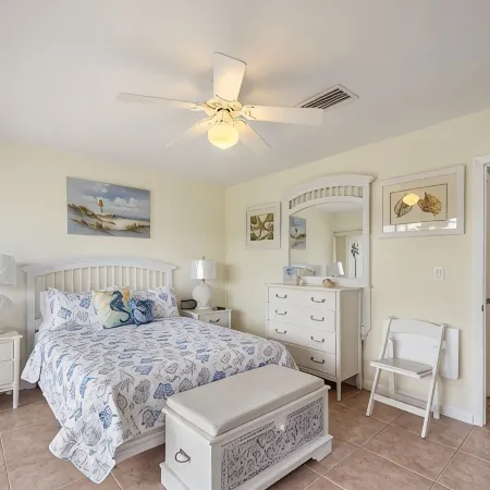 Beautiful Waterfront Townhouse on Saltwater Diving Lagoon - beach, pools, tennis
