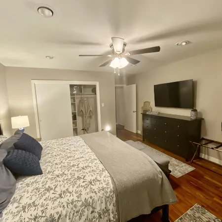 Comfortable home in the heart of Conroe, Texas and minutes away from Lake Conroe