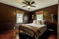 Speedway "Finish Line" House - 3-Star